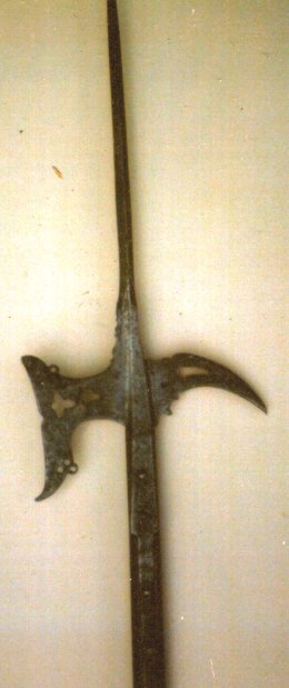SIXTEENTH CENTURY SWISS/GERMAN HALBERD, ca. 1540