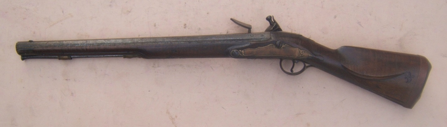 A VERY FINE RARE COLONIAL PERIOD ENGLISH EXTENDABLE BUTT FLINTLOCK CARBINE, ca. 1750 view 2