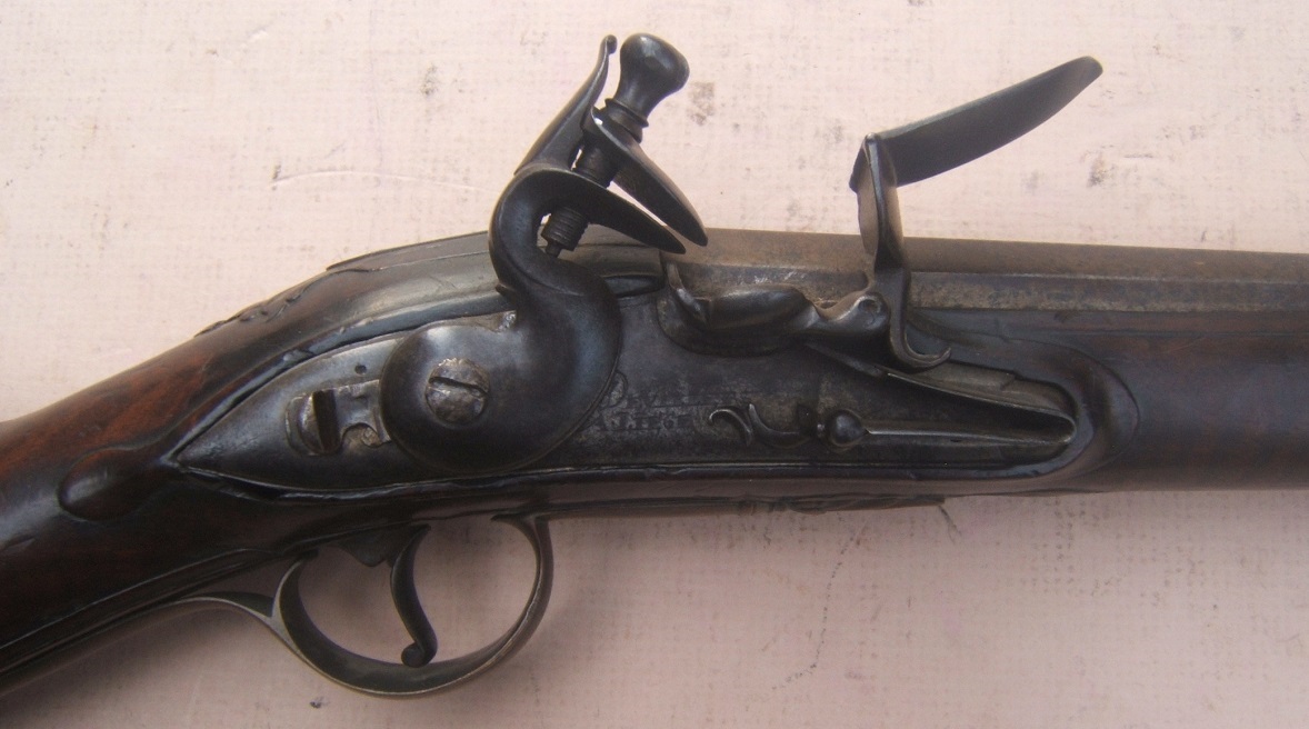 A VERY FINE RARE COLONIAL PERIOD ENGLISH EXTENDABLE BUTT FLINTLOCK CARBINE, ca. 1750 view 3