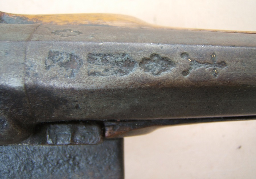 AN UNUSUAL SPANISH/SPANISH-COLONIAL (PERCUSSION-CONVERTED) MIQUELET CAVALRY-TYPE CARBINE (TERCEROLA), ca. 1770/1840 view 45