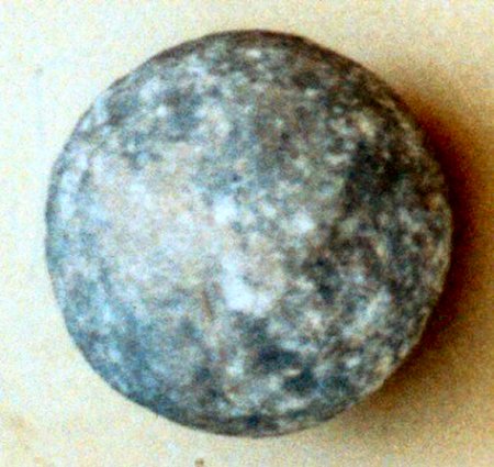 15TH CENTURY STONE CANNON BALL view1