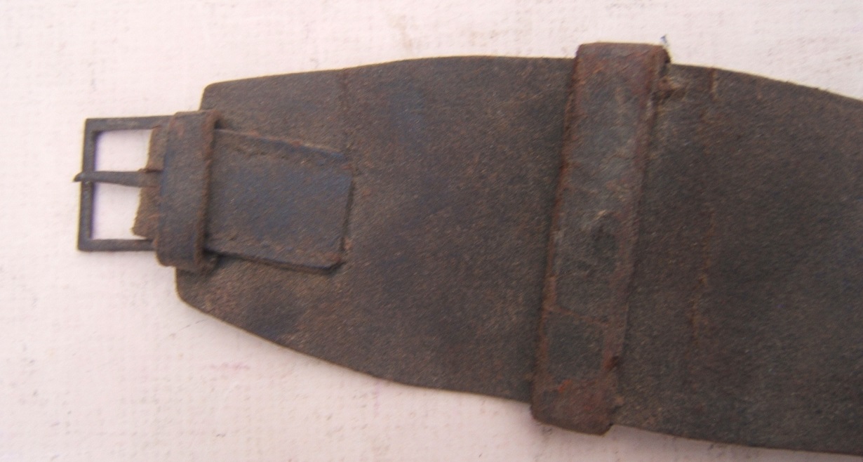 A VERY GOOD & UNTOUCHED AMERICAN-MADE REVOLUTIONARY WAR PERIOD CARTRIDGE BOX w/ ITS ORIGINAL LEATHER WAIST-BELT, ca. 1770s view 5