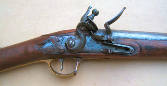 A VERY GOOD UNTOUCHED NAPOLEANIC WAR PERIOD THIRD MODEL/INDIA PATTERN BROWN BESS MUSKET w/ DOGLOCK SAFETY, ca. 1806 view 3