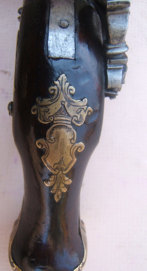 A FINE & SCARCE SPANISH WOMAN'S/CHILD'S BRASS BARREL MIQUELET TRAVELLING/MUFF PISTOL, ca. 1750 view 5