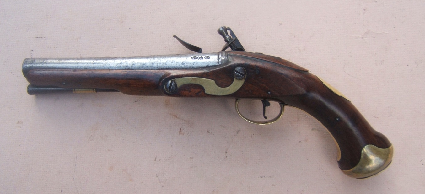 A VERY FINE & EARLY BRASS-MOUNTED COLONIAL PERIOD ENGLISH FLINTLOCK OFFICERS PISTOL, BY FREEMAN, ca. 1740 view 2