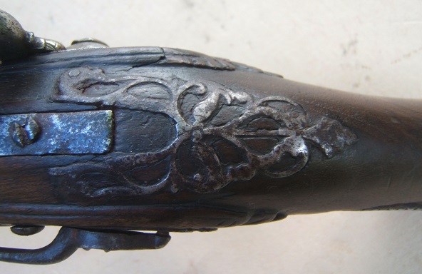 A VERY GOOD & RARE 17th CENTURY ITALIAN/BRESCIAN CHISELED-STEEL SNAPHANCE BELT PISTOL, ca. 1675 view 5