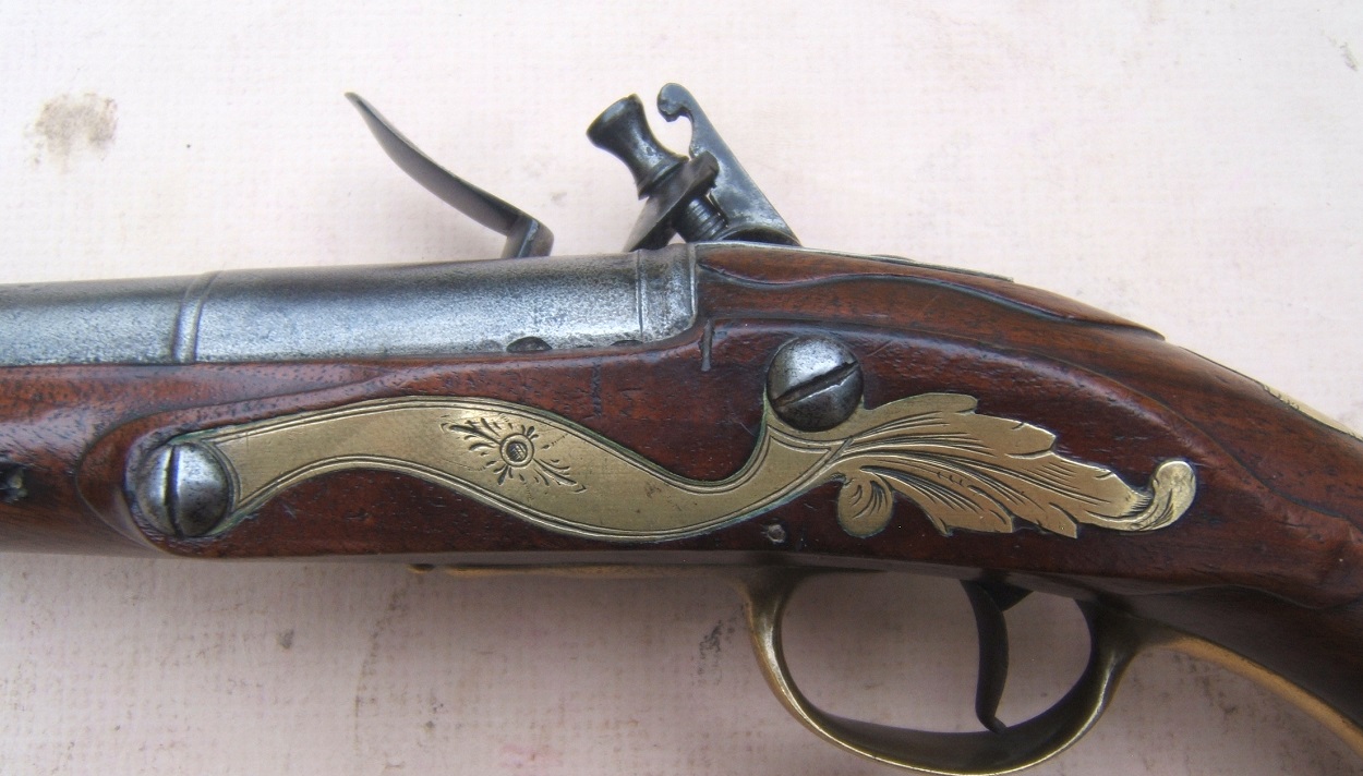 A FINE & EARLY COLONIAL PERIOD ENGLISH FLINTLOCK HOLSTER PISTOL, BY 