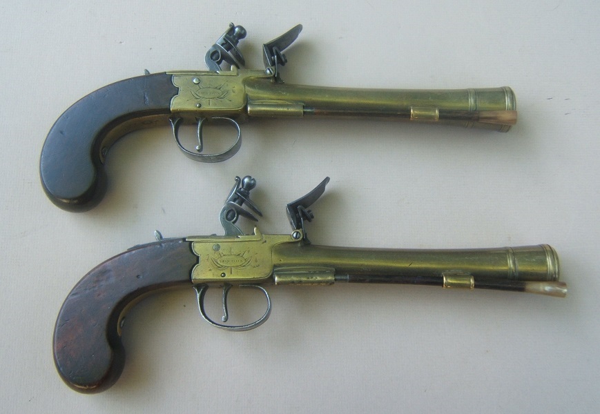 A FINE PAIR OF BRASS BARREL ENGLISH BOXLOCK FLINTLOCK BLUNDERBUSS OFFICERS PISTOLS, BY J & W. RICHARDS, ca. 1810 view 2