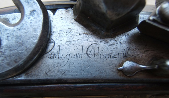 AN EARLY & FINE FRENCH FLINTLOCK OFFICERS HOLSTER/HORSE PISTOL, ca. 1720 view 5