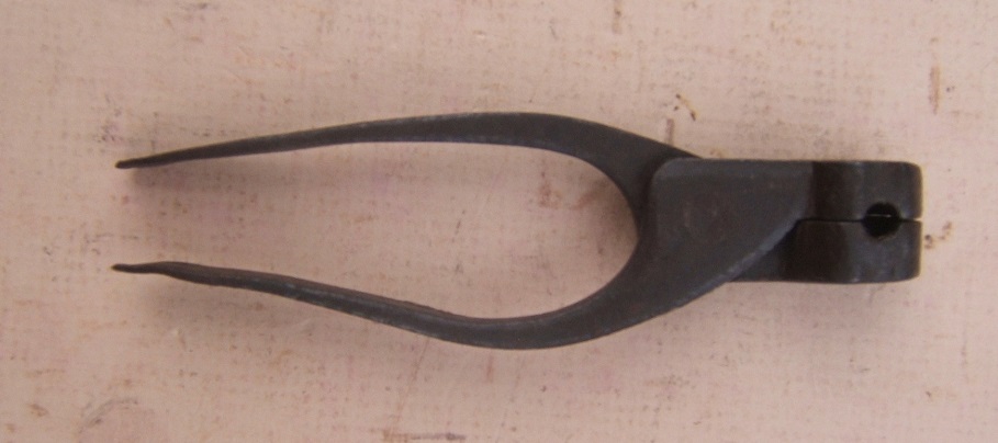  A VERY GOOD AMERICAN REVOLUTIONARY WAR PERIOD 18TH CENTURY AMERICAN (PISTOL/BUCK-SHOT) BULLET MOLD, ca. 1770-1800 view 1