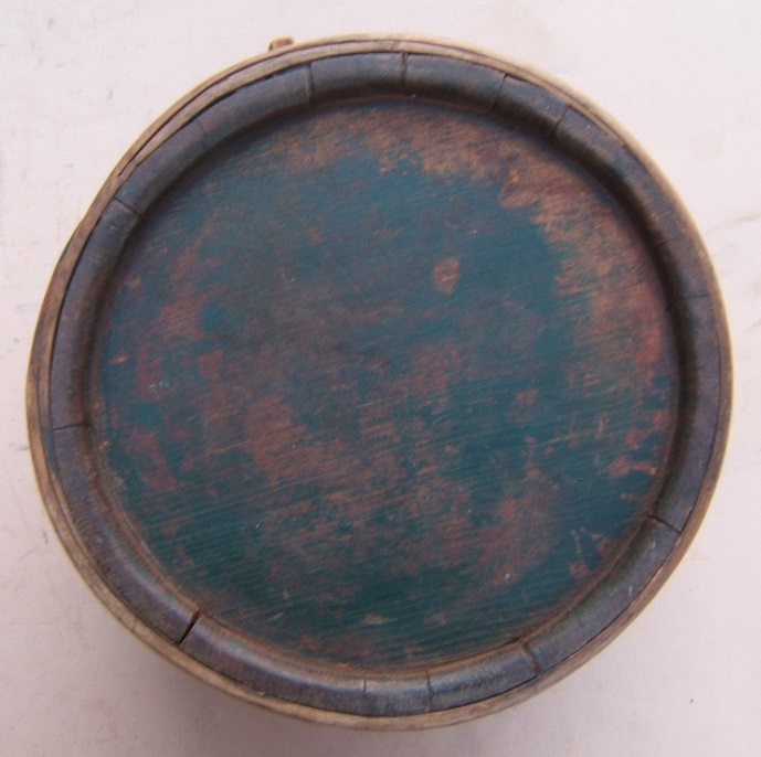 A LARGE & RARE AMERICAN REVOLUTIONARY WAR PERIOD AMERICAN SOLDIER'S  WAGON TYPE CANTEEN, ca. 1770view 2