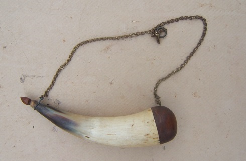  A VERY GOOD LATE 19TH/20TH CENTURY AMERICAN DAY-TYPE POWDER HORN, ca. 1910 view 2