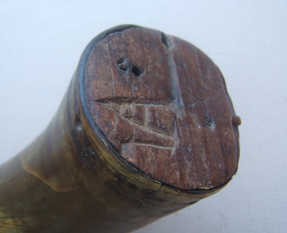 A VERY GOOD REVOLUTIONARY WAR PERIOD AMERICAN PRIMING HORN w/ OWNER-“IA” INSCRIBED WOODEN BASE, ca. 1770 view 3