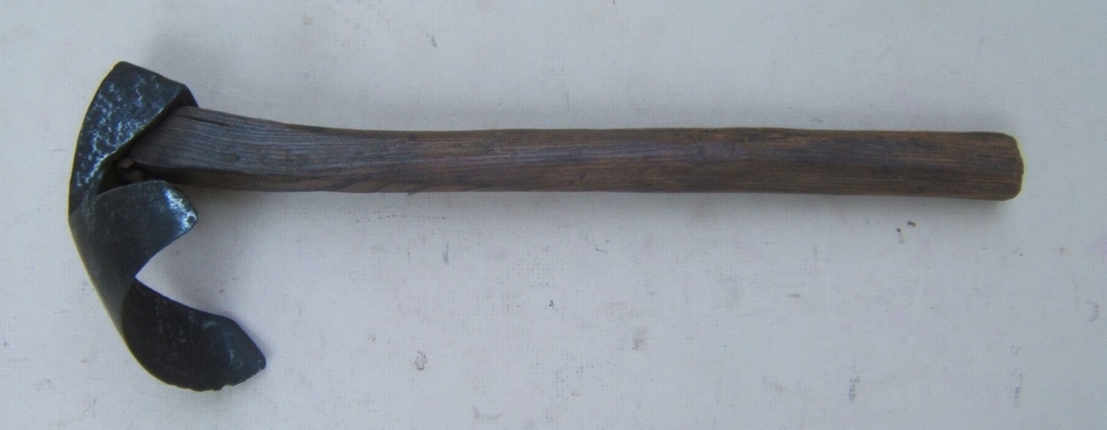 A VERY GOOD COLONIAL AMERICAN/REVOLUTIONARY WAR PERIOD ADZE, ca. 1750-1800 view1