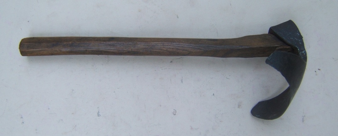 A VERY GOOD COLONIAL AMERICAN/REVOLUTIONARY WAR PERIOD ADZE, ca. 1750-1800 view2