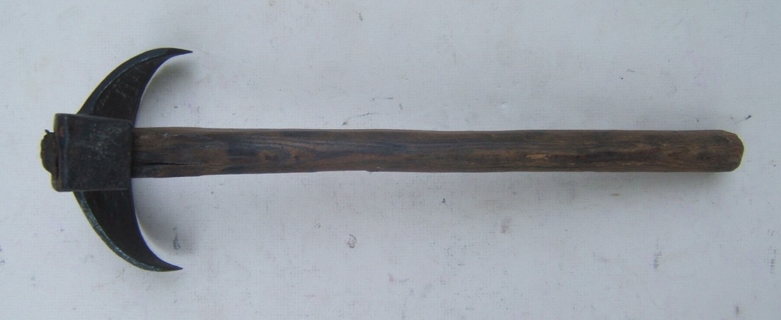A VERY GOOD COLONIAL AMERICAN/REVOLUTIONARY WAR PERIOD ADZE, ca. 1750-1800 view2