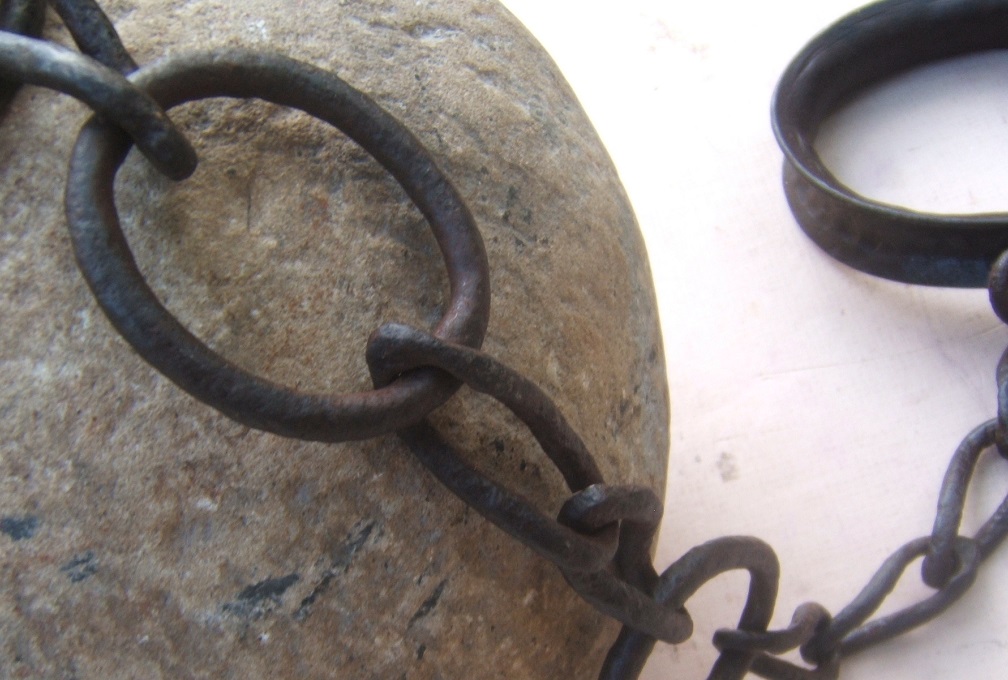 A VERY RARE & ORIGINAL 17th/18th CENTURY LARGE SIZE 