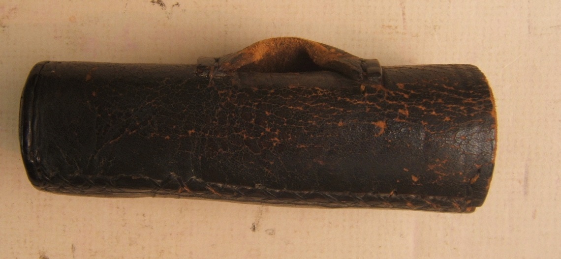 A VERY GOOD AMERICAN REVOLUTIONARY WAR PERIOD SMALL-SIZE LEATHER DOCUMENT HOLDER/CANISTER, ca. 1770 view3