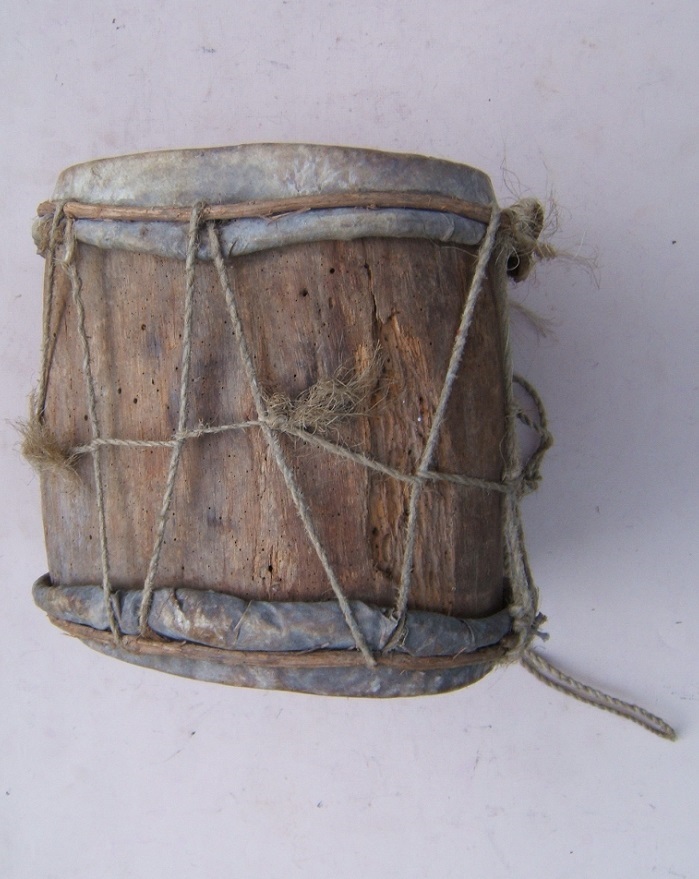 A VERY RARE EARLY/MID 19TH CENTURY AMERICAN PLAINS INDIAN (SIOUX) WAR DRUM, ca. 1840 view2