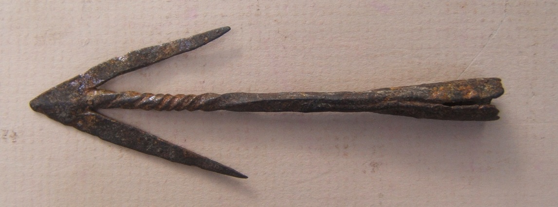 A FINE ANCIENT ROMAN WROUGHT IRON ARROWHEAD, ca. 150 AD