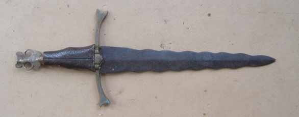 A GOOD 20th CENTURY COPY OF A 16th CENTURY ITALIAN DAGGER, ca. 1920 view 2