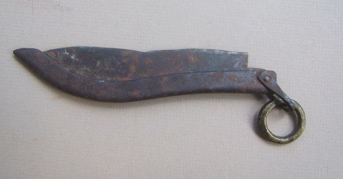 A FINE ALL-STEEL COLONIAL/REVOLUTIONARY WAR PERIOD ENGLISH FOLDING PENNY KNIFE, ca. 1760-1770s view 2