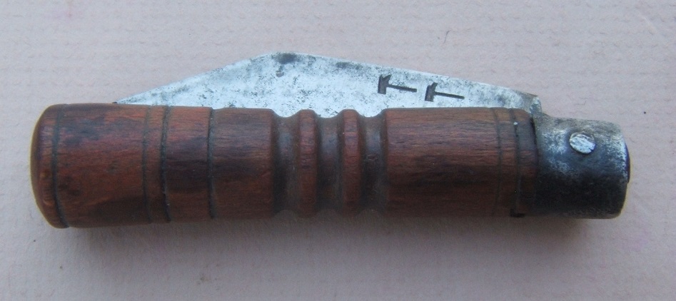 A FINE AMERICAN REVOLUTIONARY WAR/FEDERAL PERIOD FOLDING PENNY KNIFE, ca. 1770-1810 view 2