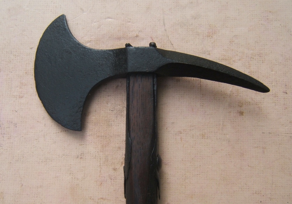 A VERY FINE & RARE AMERICAN REVOLUTIONARY WAR PERIOD FRENCH NAVAL BOARDING-AXE (HACHE de BORD), ca. 1750-1770 view 4