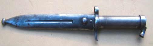 A VERY GOOD+ WORLD WAR II PERIOD SWEDISH TYPE BAYONET w/ MATCHING SCABBARD, ca 1940 view 2