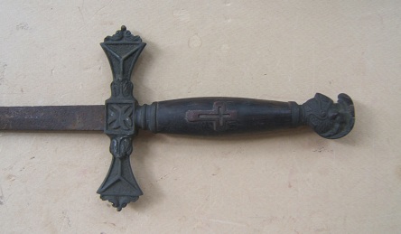 A FAIR/GOOD UNTOUCHED LATE 19th CENTURY AMERICAN FRATERNAL (KNIGHTS TEMPLAR)DRESS SWORD, ca. 1890 view 1